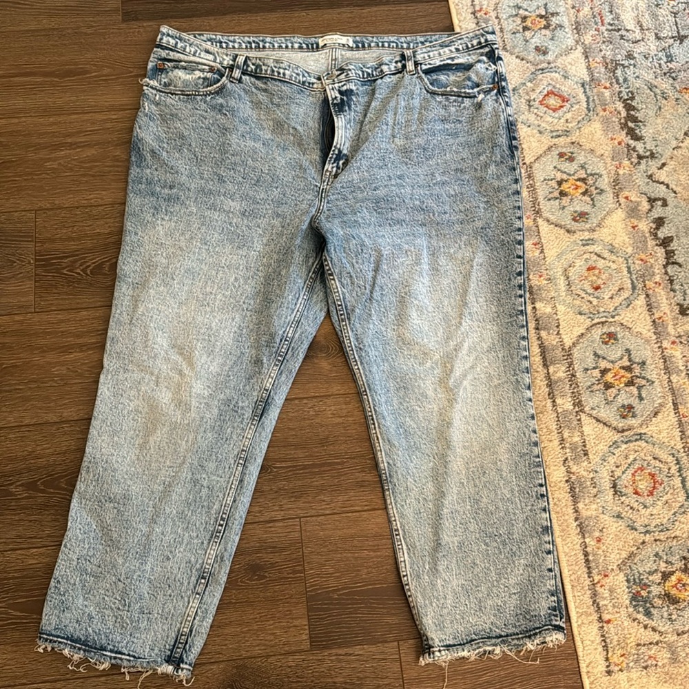 Straight Acid Wash Jean